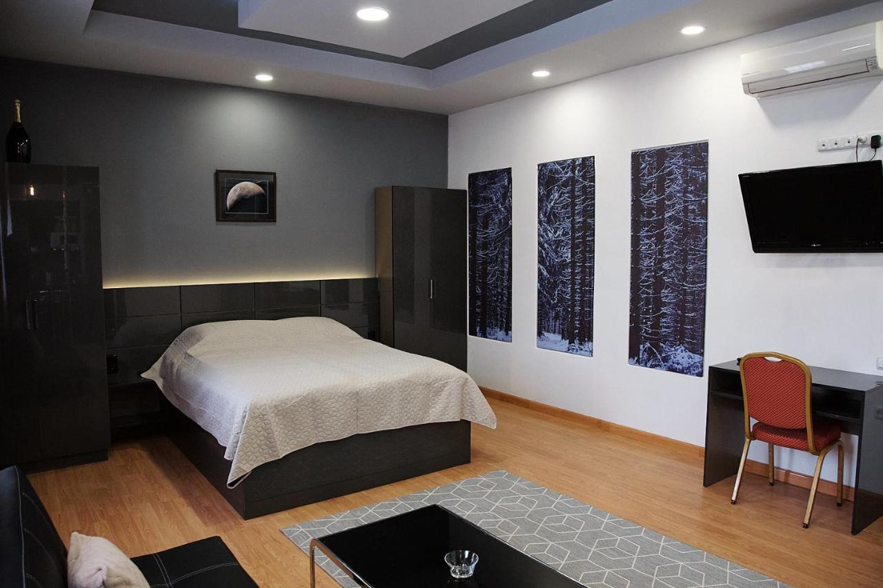 Nava Hotel 耶烈万 外观 照片
