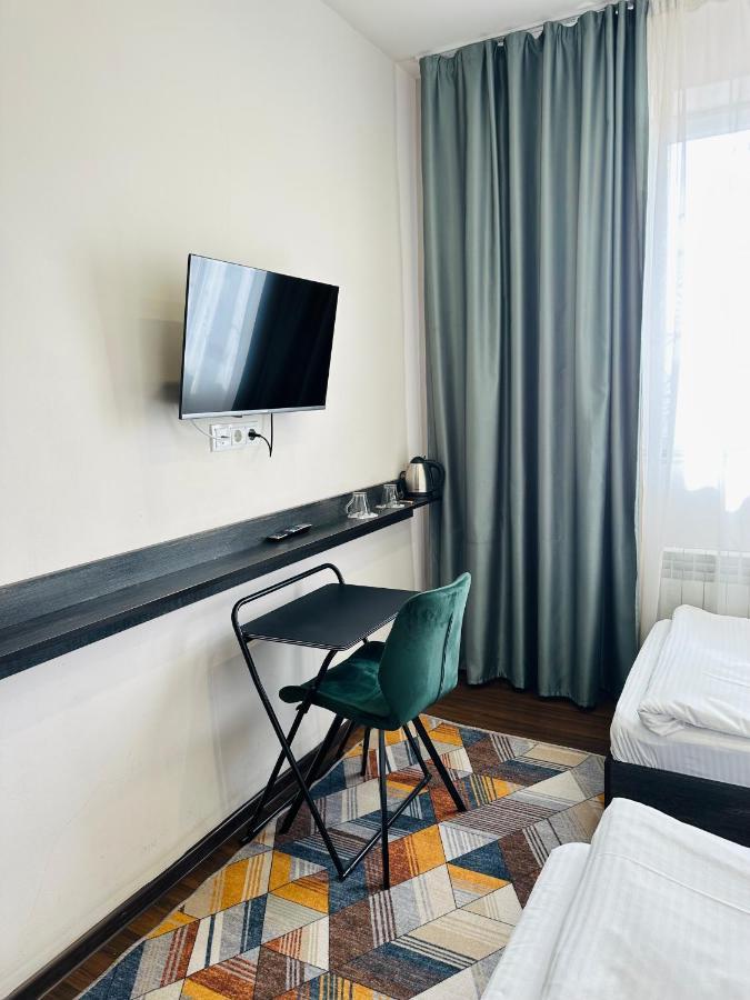 Nava Hotel 耶烈万 外观 照片