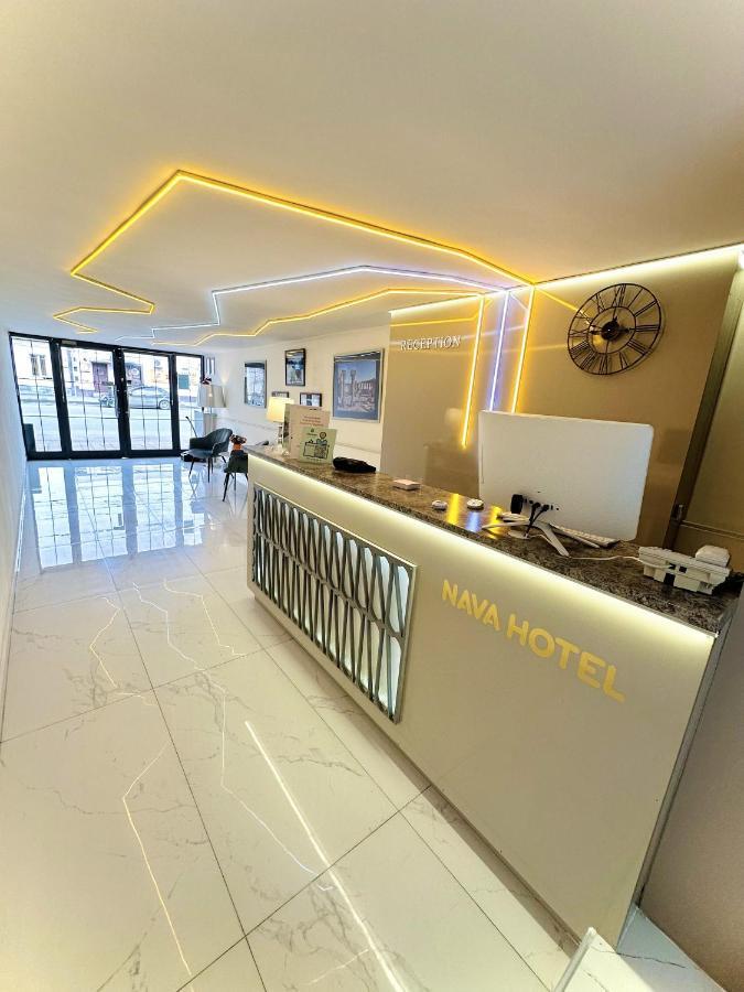 Nava Hotel 耶烈万 外观 照片