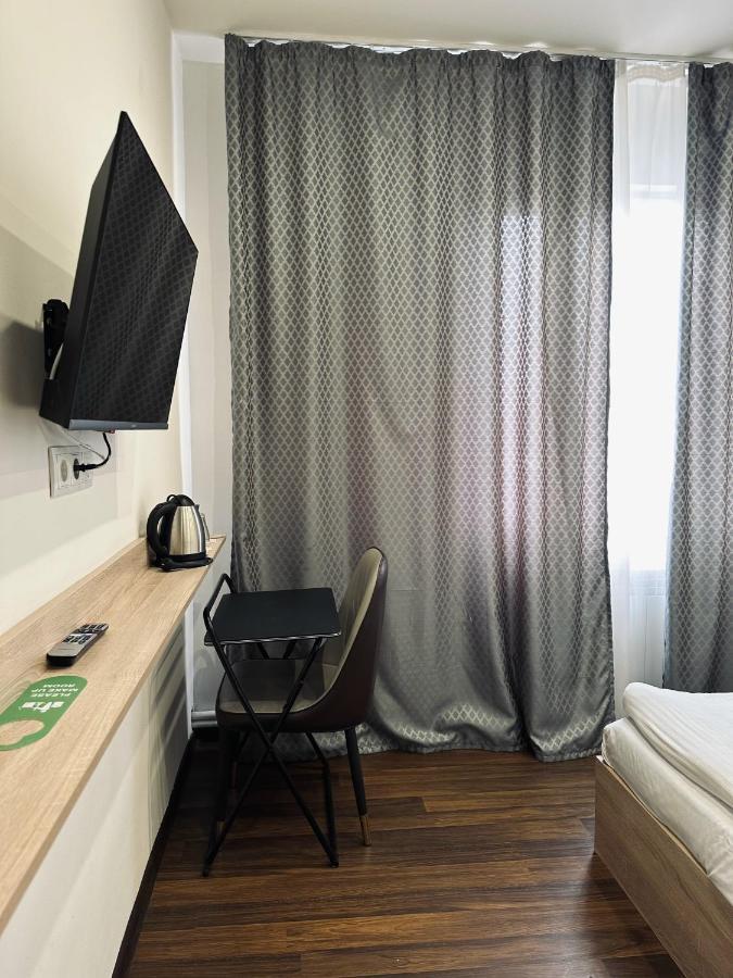 Nava Hotel 耶烈万 外观 照片