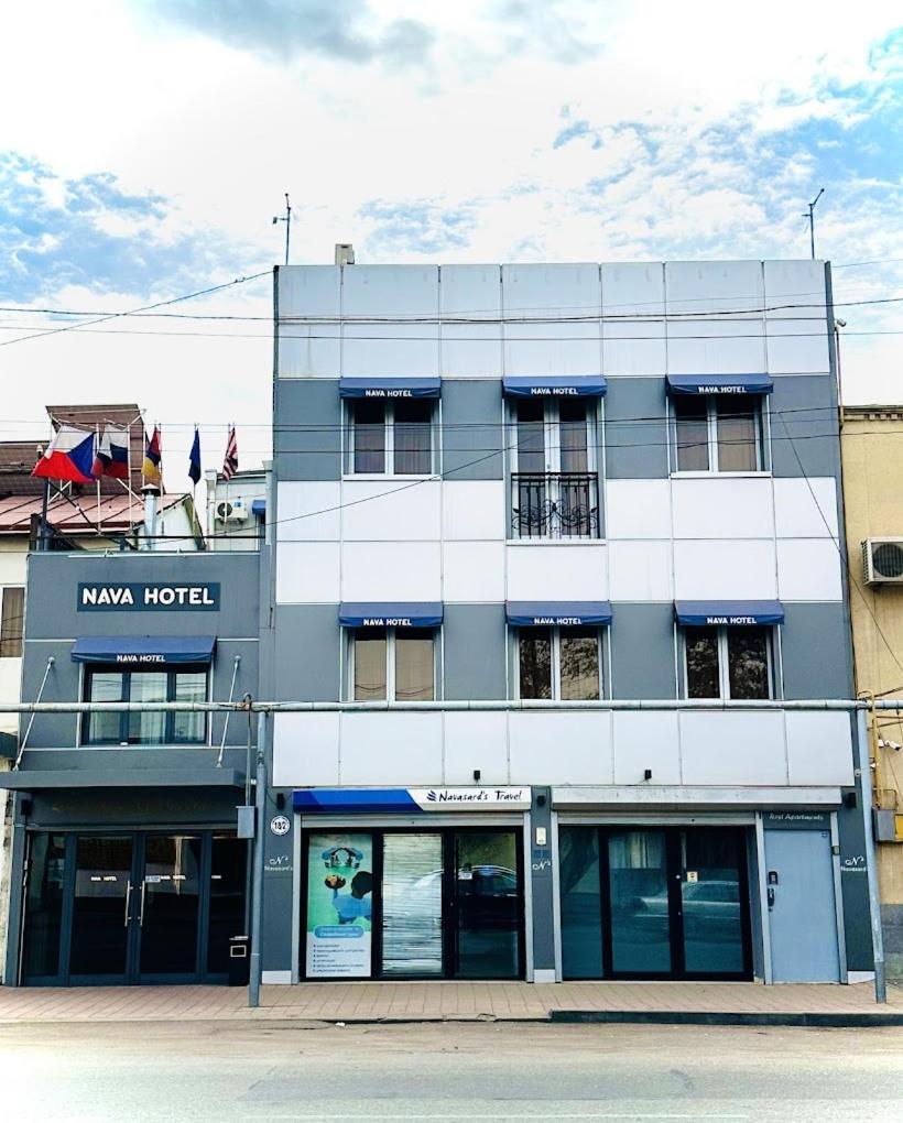 Nava Hotel 耶烈万 外观 照片