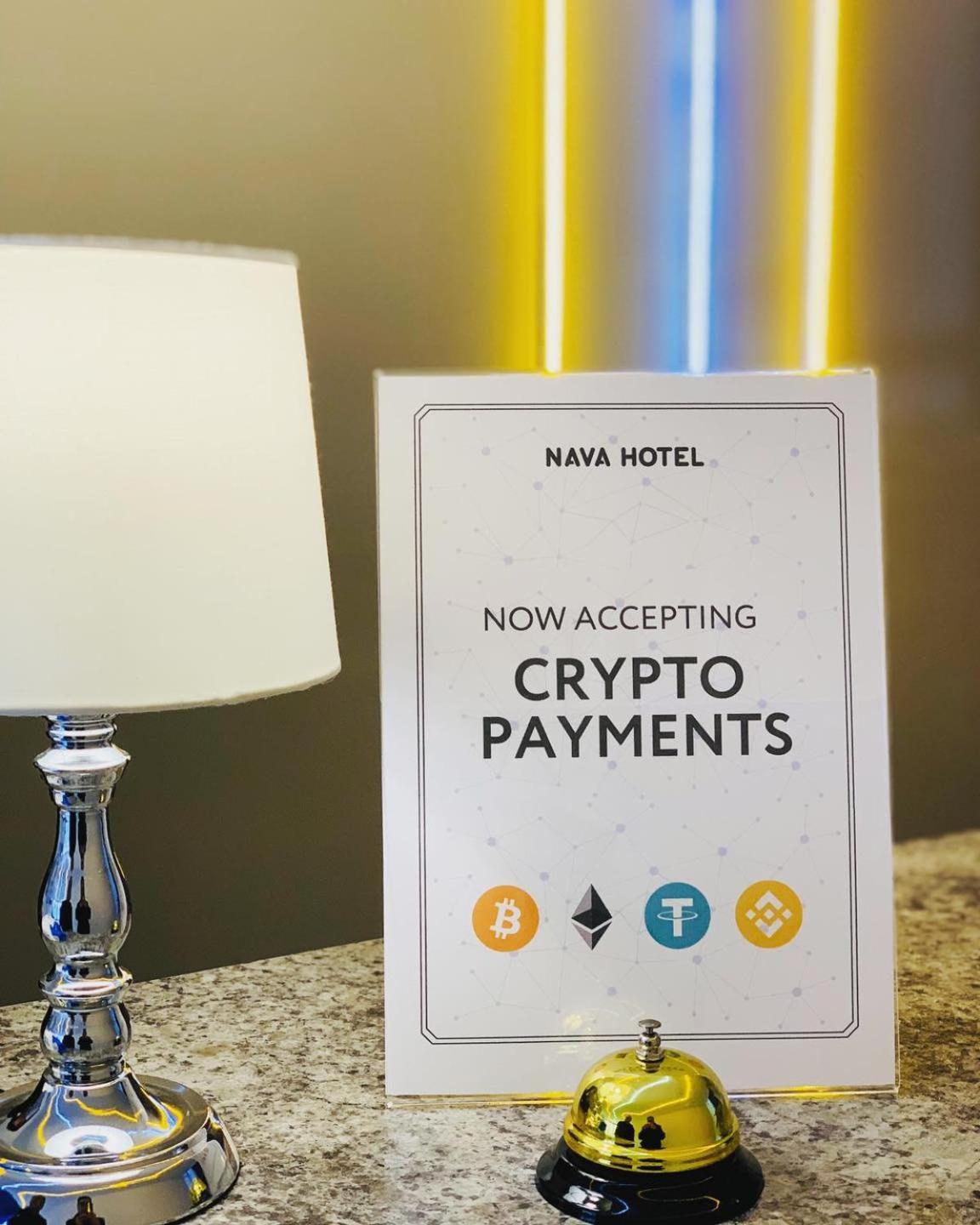 Nava Hotel 耶烈万 外观 照片