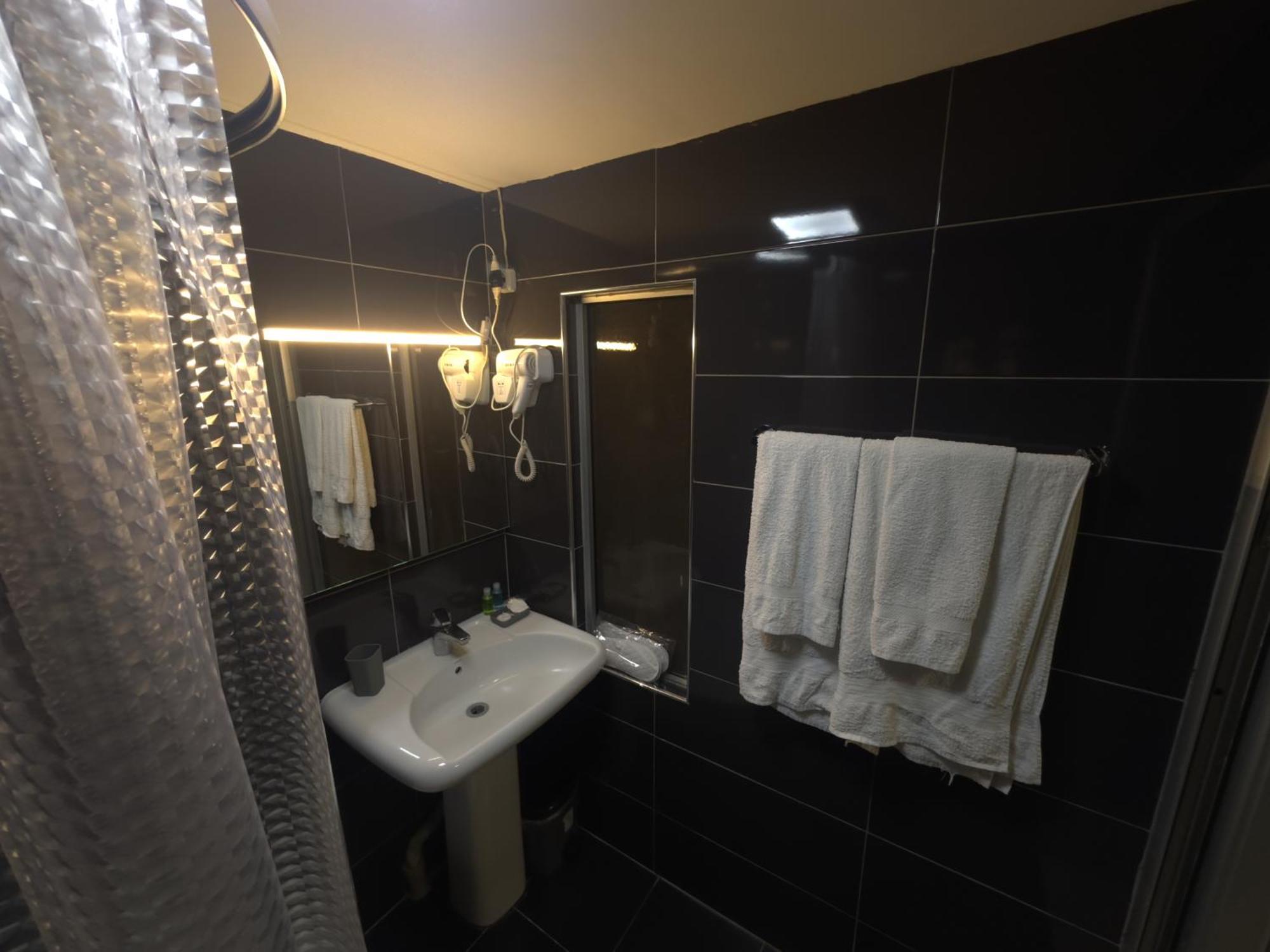 Nava Hotel 耶烈万 客房 照片