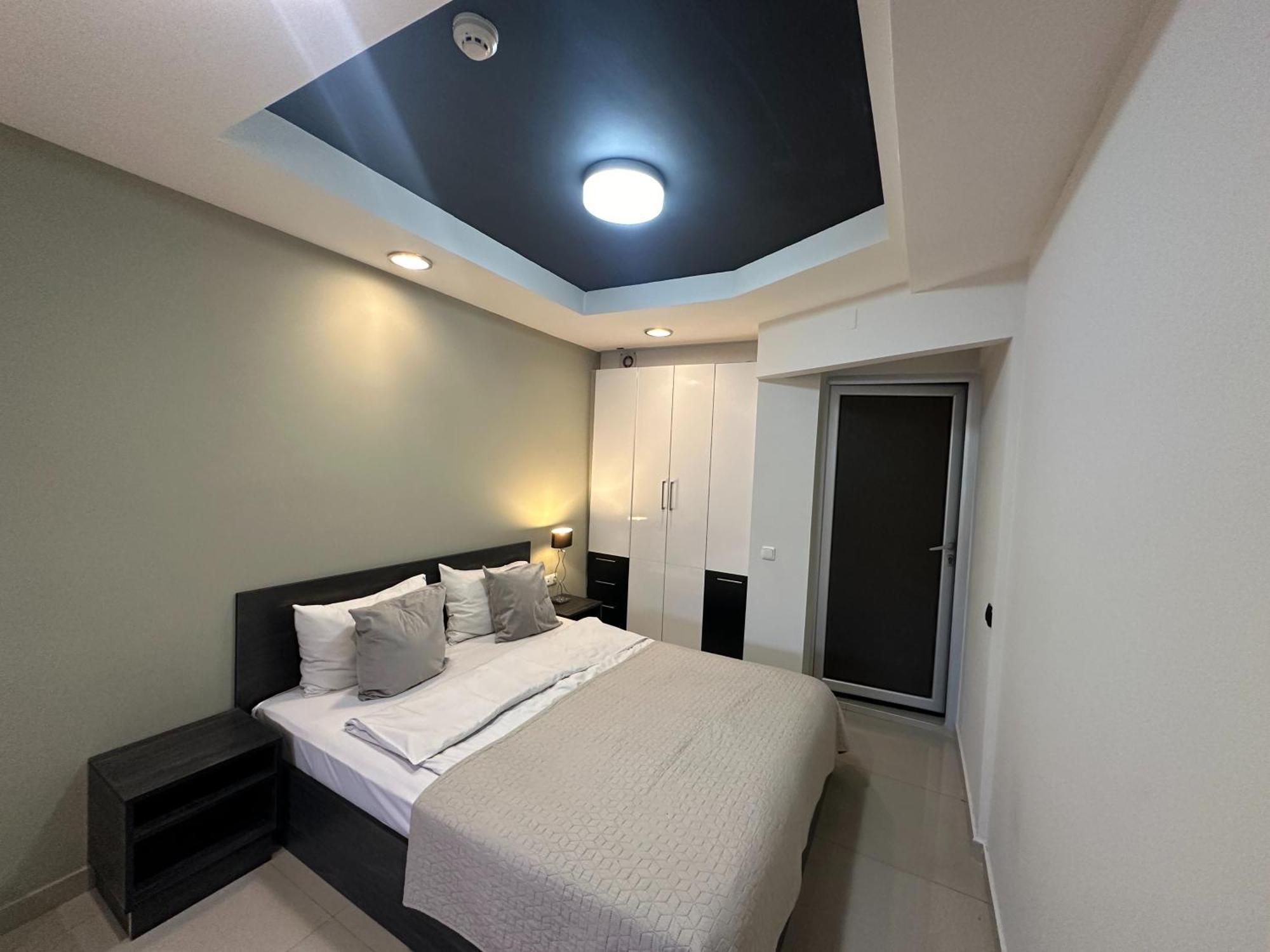 Nava Hotel 耶烈万 外观 照片