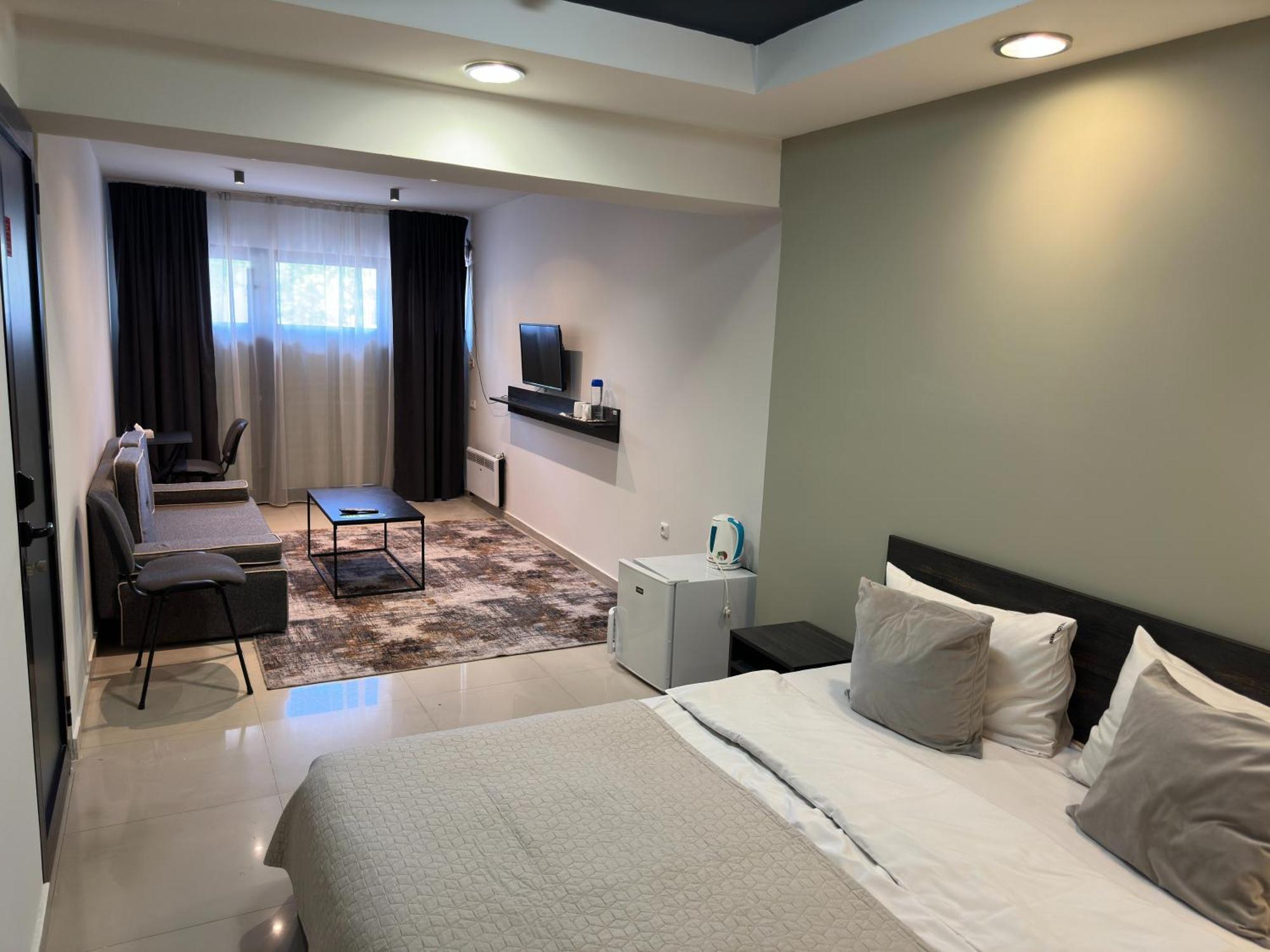 Nava Hotel 耶烈万 外观 照片