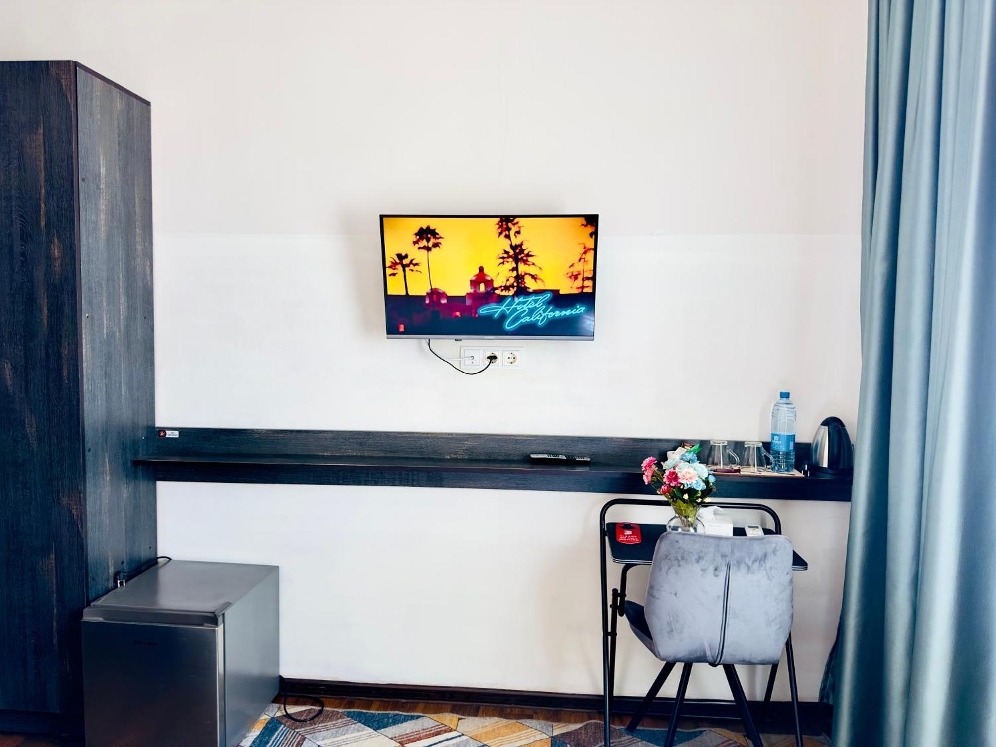 Nava Hotel 耶烈万 外观 照片