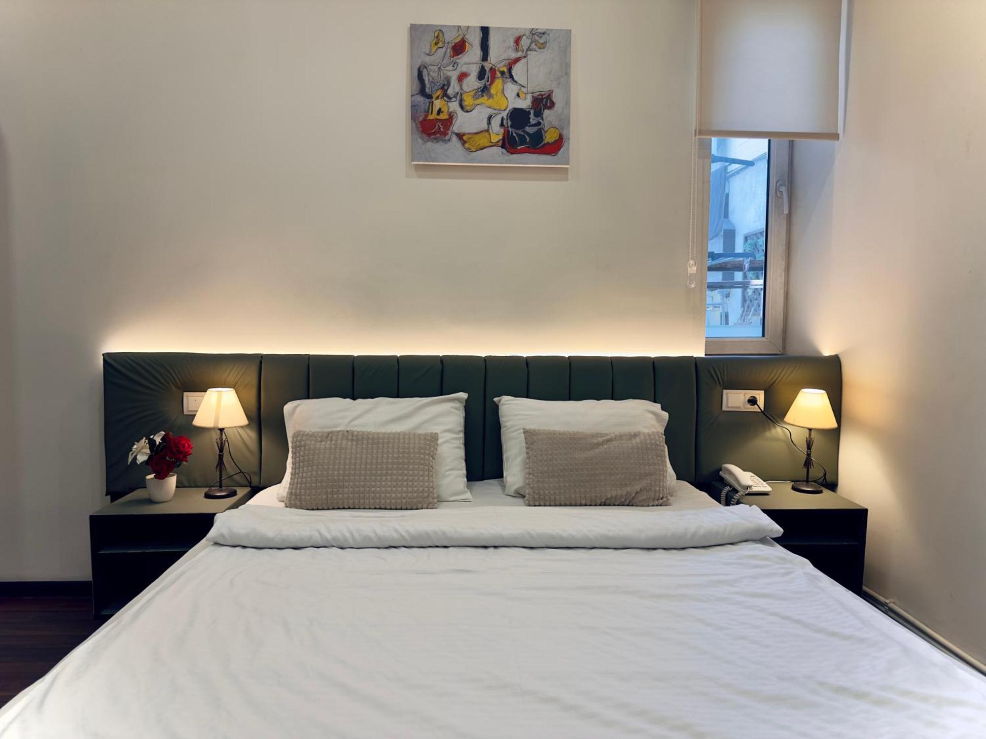 Nava Hotel 耶烈万 外观 照片