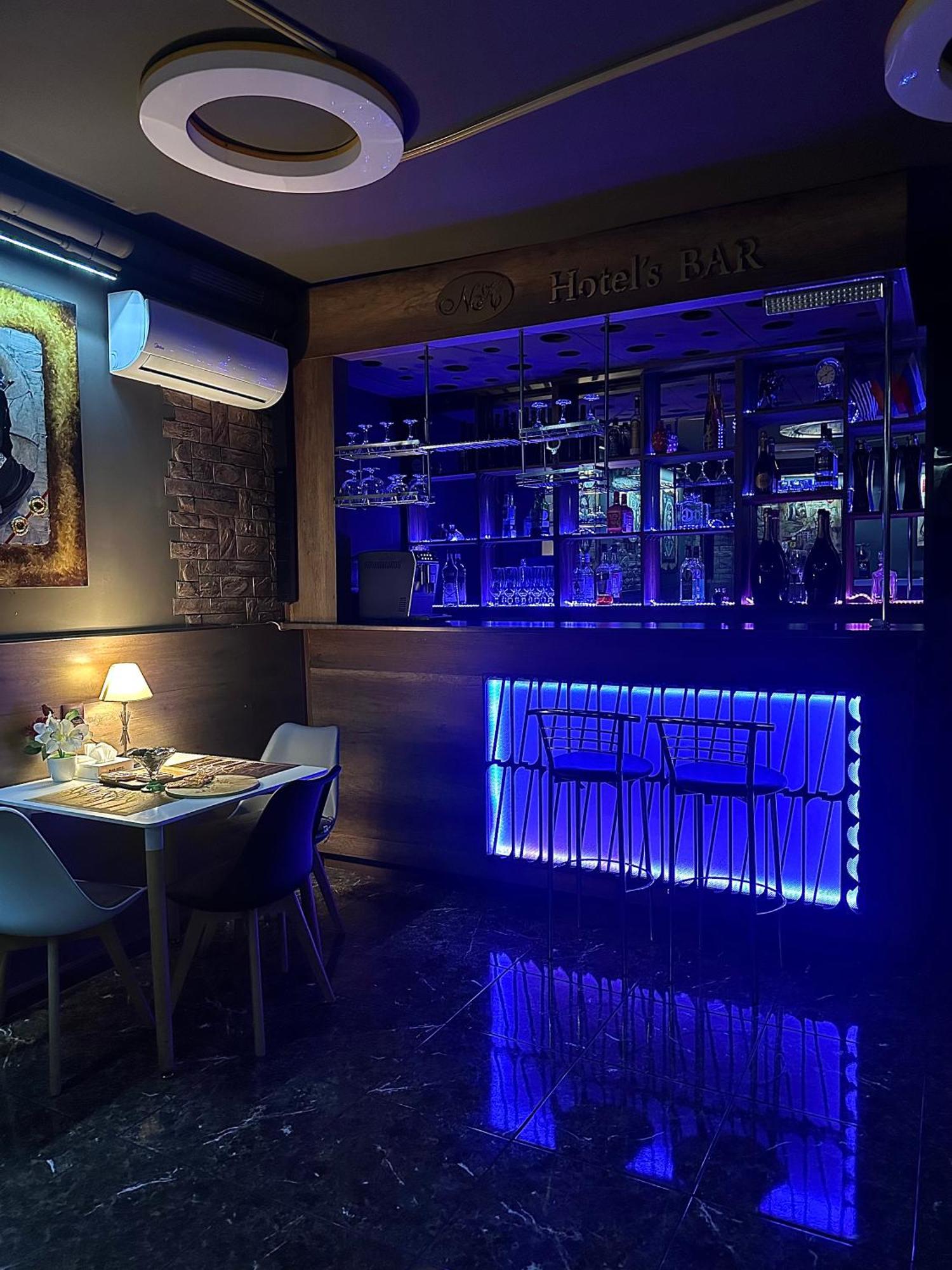Nava Hotel 耶烈万 外观 照片