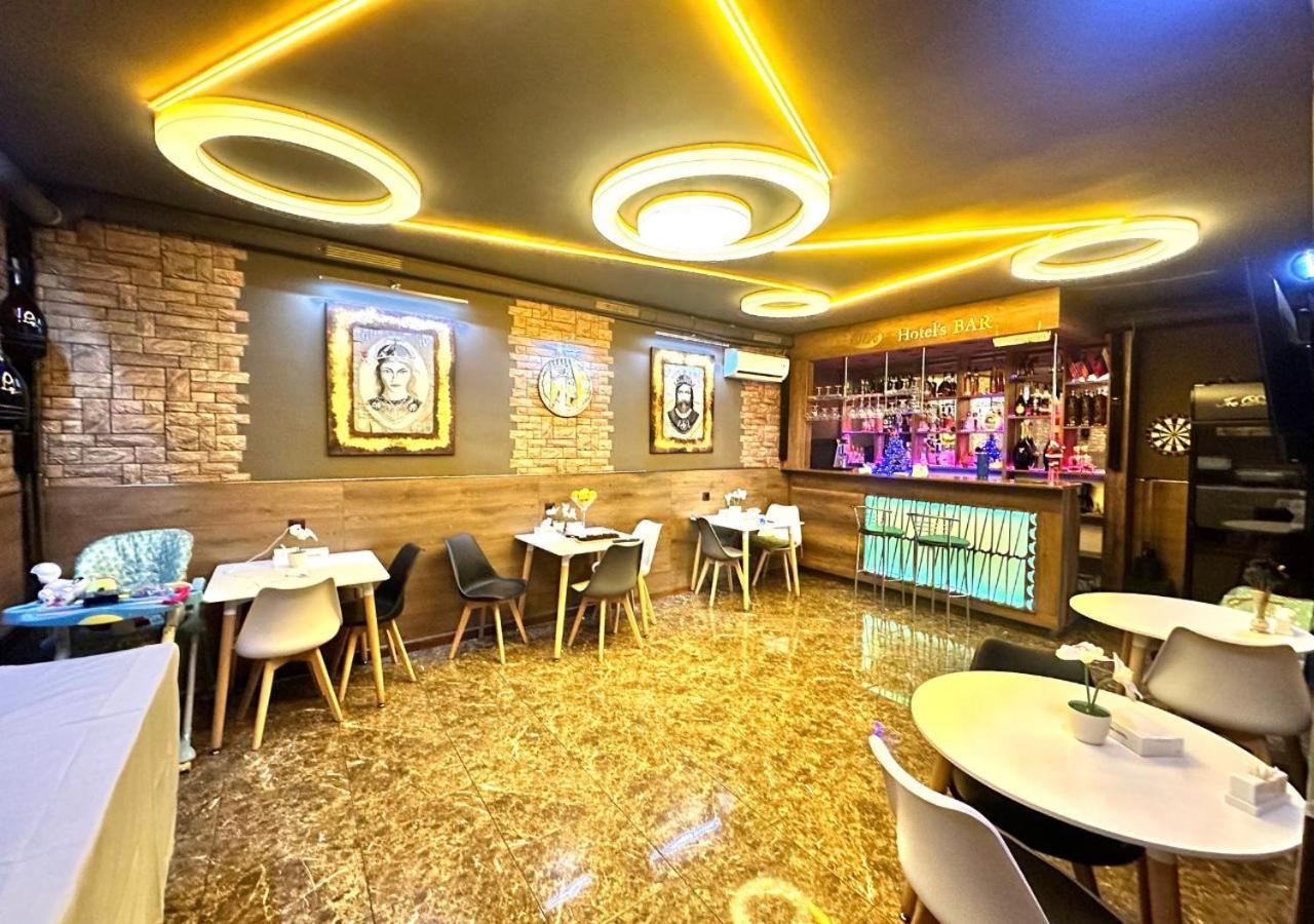 Nava Hotel 耶烈万 外观 照片